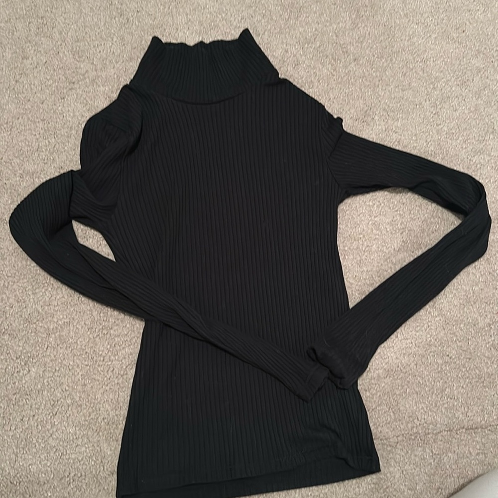 Abercrombie ribbed mock neck top